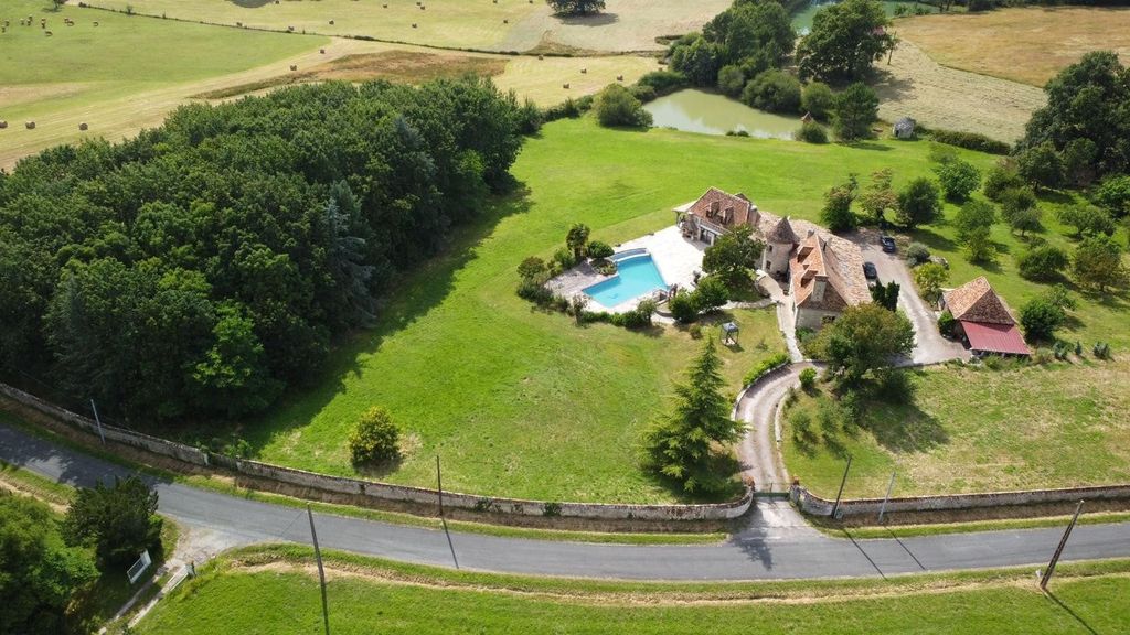 Property photo 2 of 33