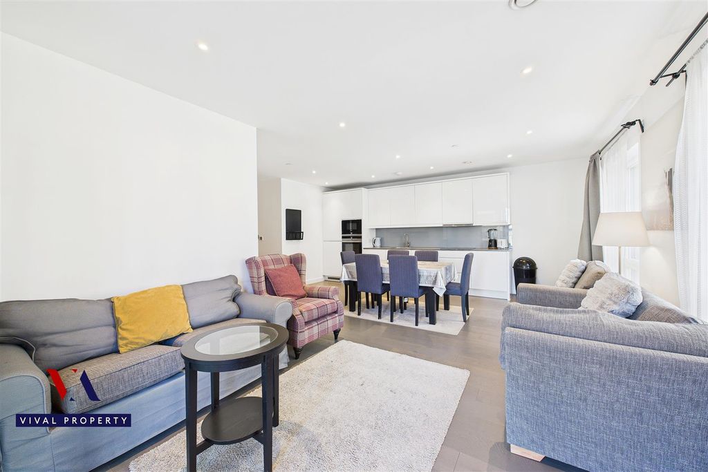 Property photo 3 of 36 Cam03118G0-Pr0231-Still026.Jpg