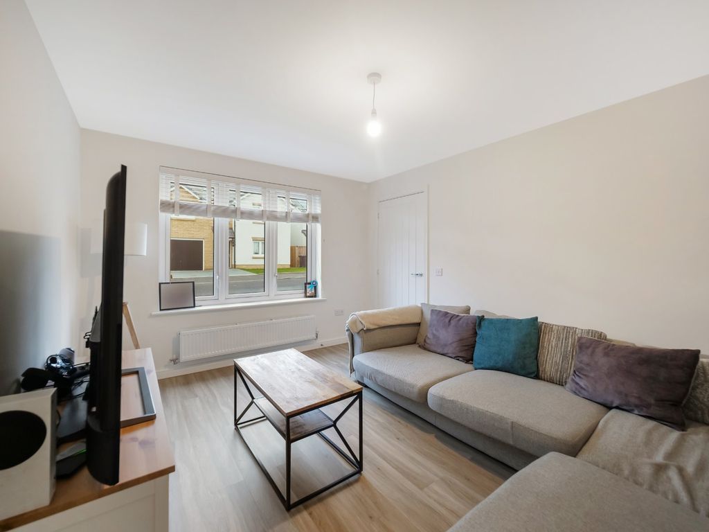 Property photo 2 of 15 Lounge