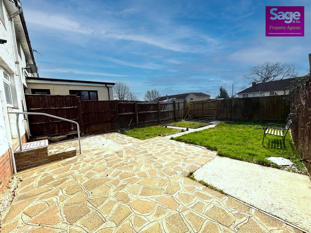 Property photo 2 of 21