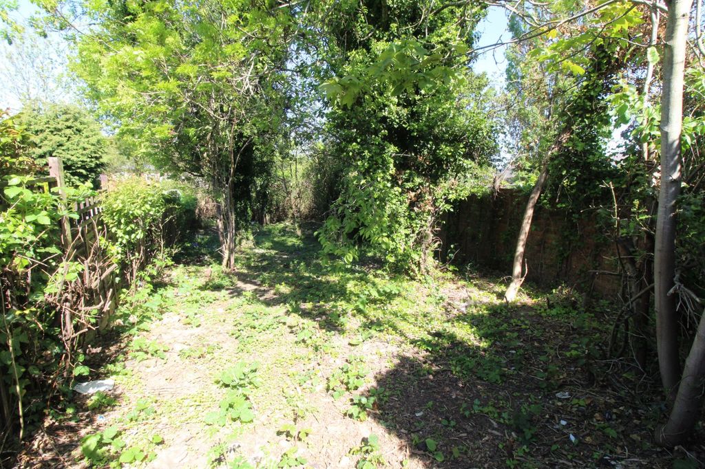 Property photo 2 of 11 Picture No. 08