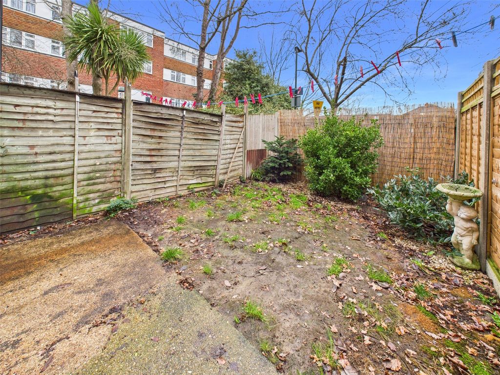 Property photo 3 of 16 Picture No. 20