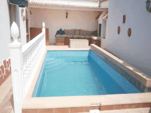 Property photo 1 of 11 Pool1