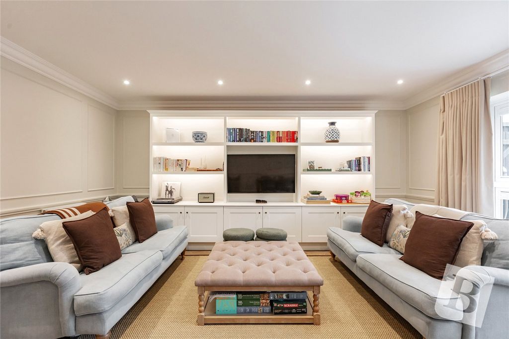 Property photo 3 of 20 Lounge/Diner