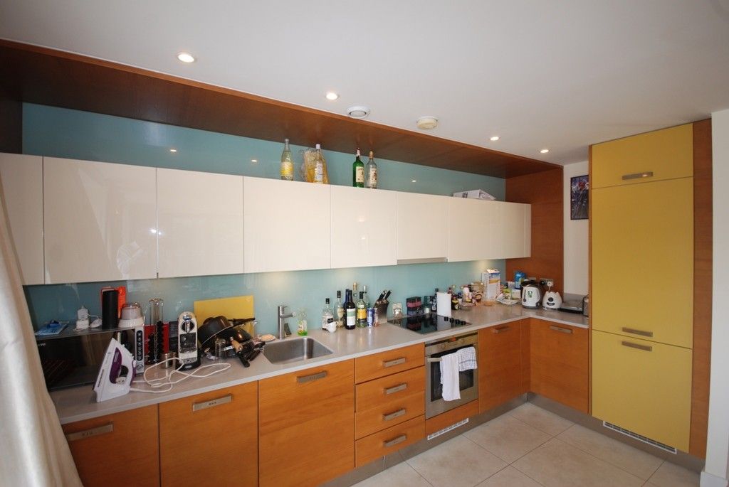 Property photo 3 of 20 Kitchen