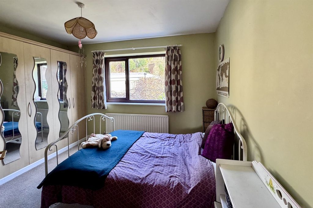 Additional image 19 of 5 bed detached house for saleHaywards Close, Glossop SK13