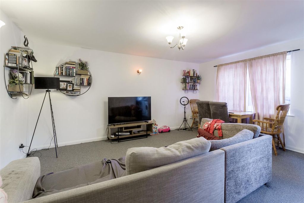 Property photo 2 of 9 Living Room