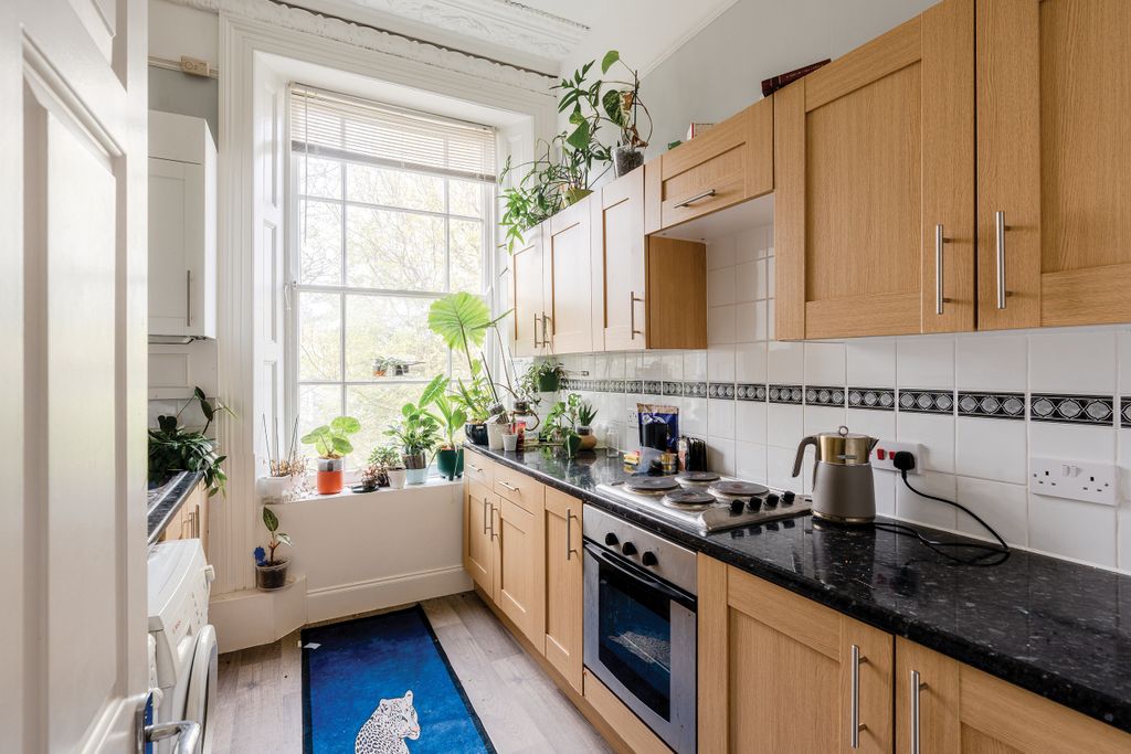 Property photo 3 of 9 Photo 7