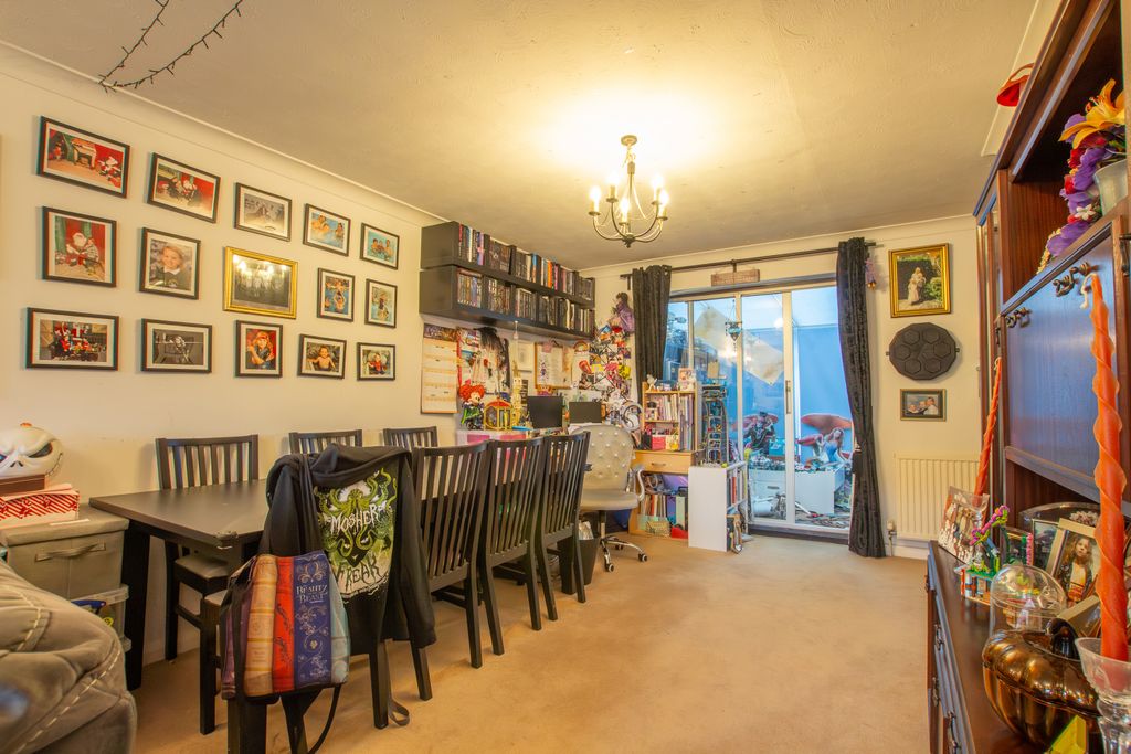 Property photo 3 of 15 Picture No. 17