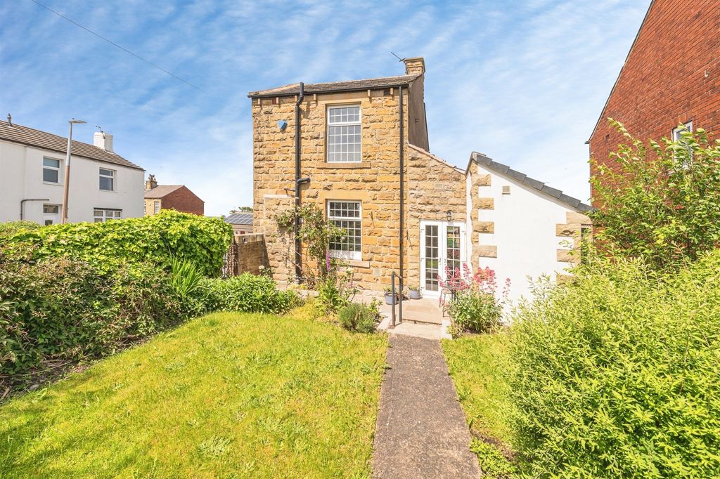 Property photo 1 of 14