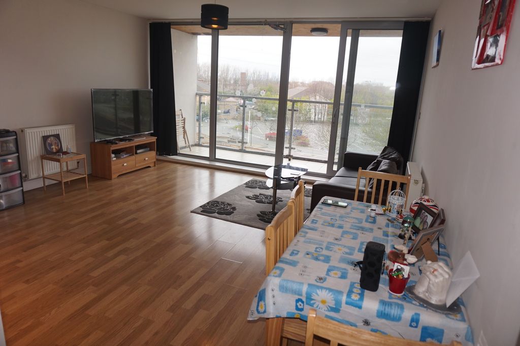 Property photo 2 of 12