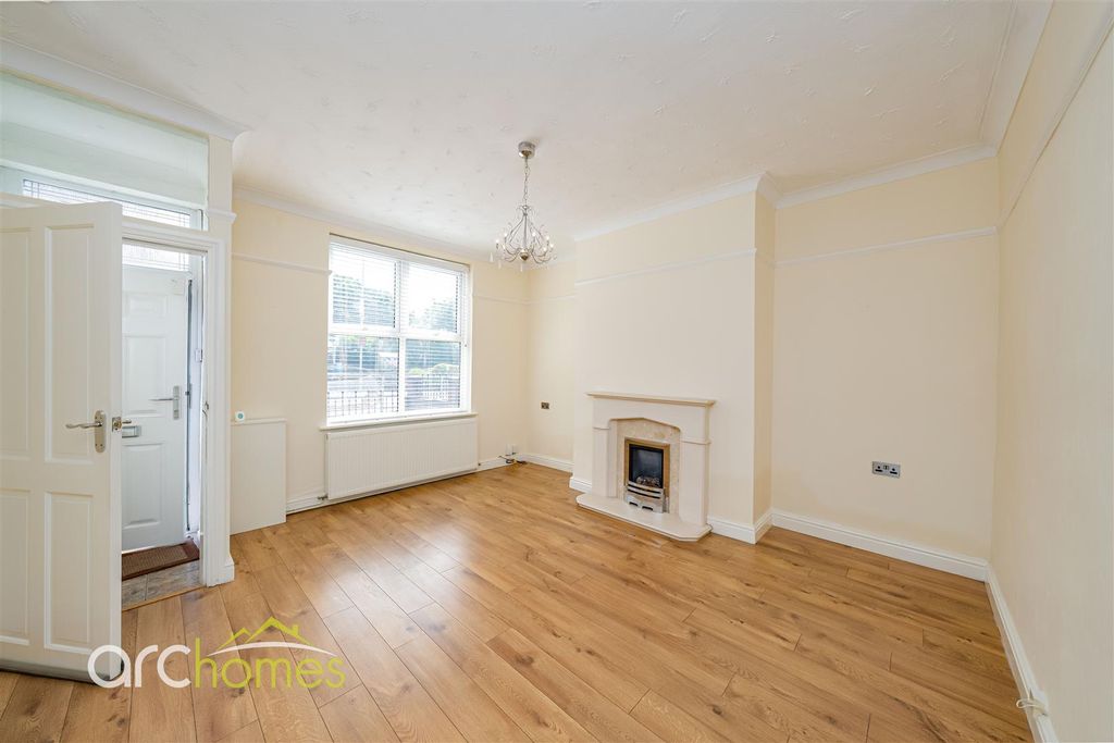 Property photo 2 of 17 Leigh-7.Jpg