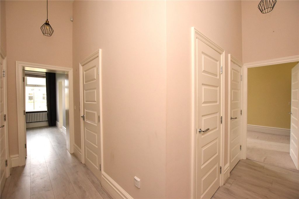 Property photo 2 of 20 Picture No. 31
