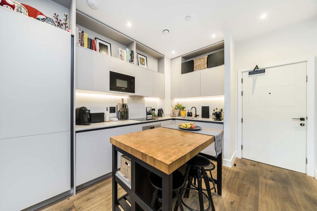 Property photo 2 of 5