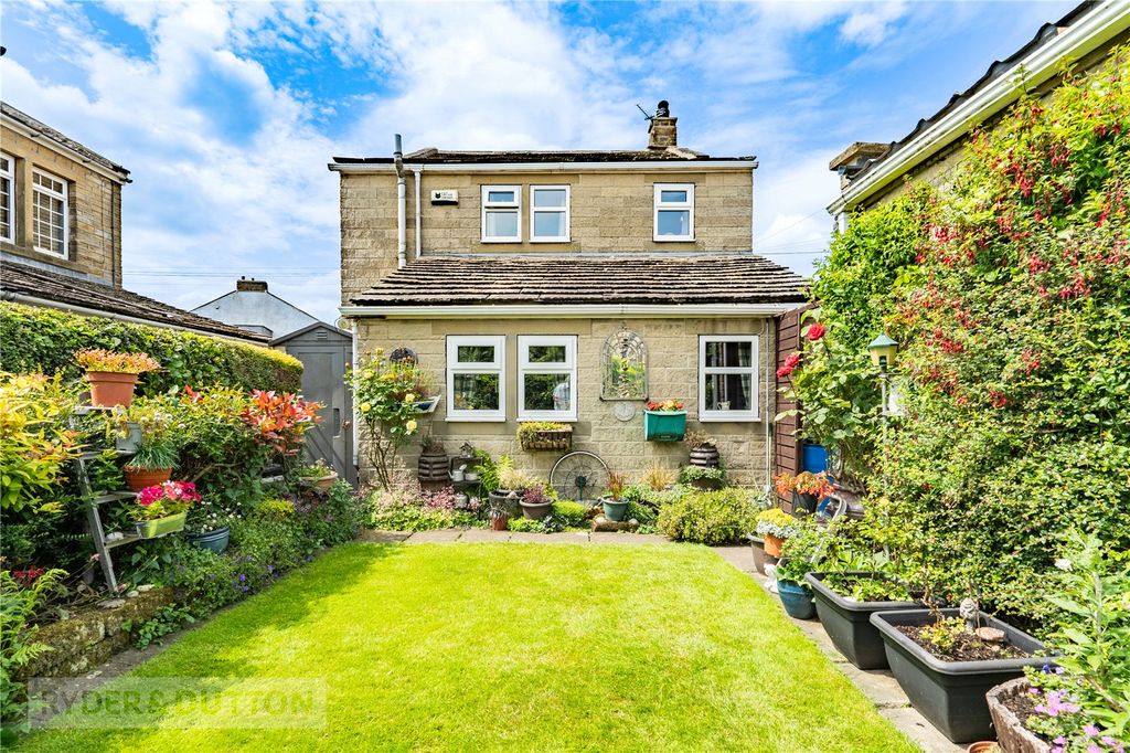 Property photo 2 of 28 Garden