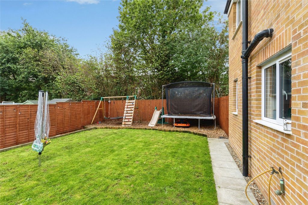 Property photo 2 of 29 Picture No. 80