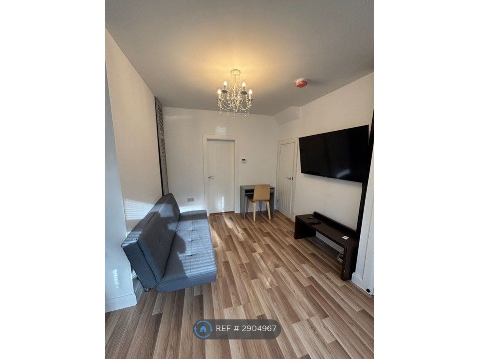 Property photo 1 of 29 Living Room