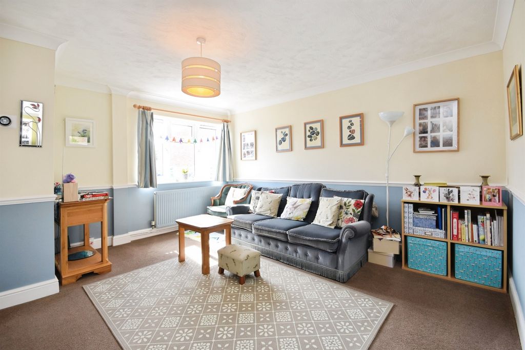 Property photo 3 of 16