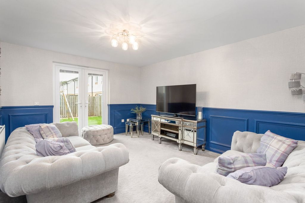 Property photo 2 of 26