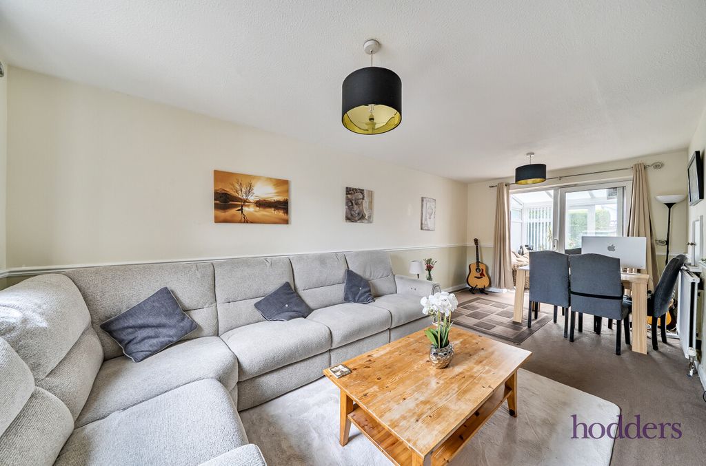 Property photo 2 of 20 A7d0F350-B0A9-4Db...