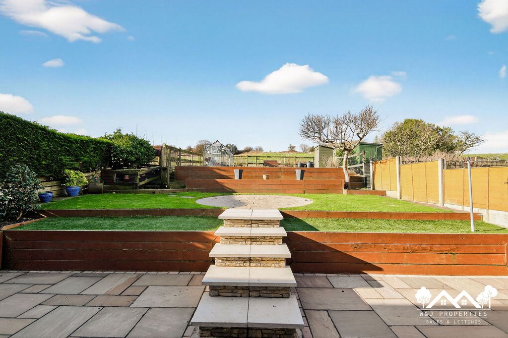 Property photo 3 of 43