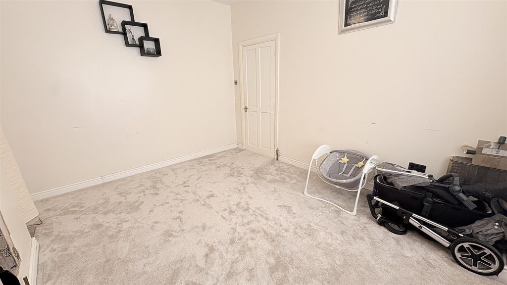 Property photo 3 of 23