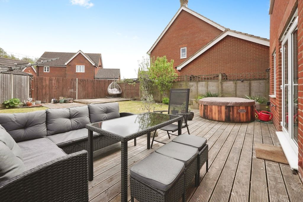 Property photo 2 of 17 Photo