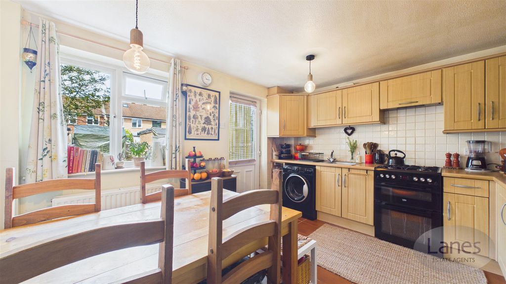 Property photo 3 of 11 Cam02479G0-Pr0074-Still009.Jpg