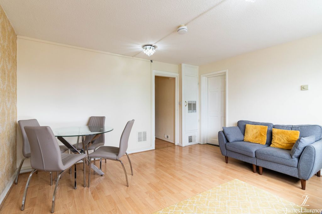 Property photo 3 of 13 8X1A3970-Hdr