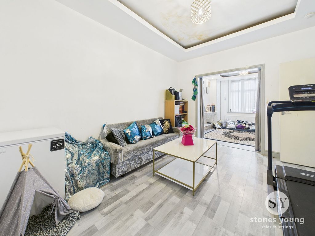 Property photo 3 of 17