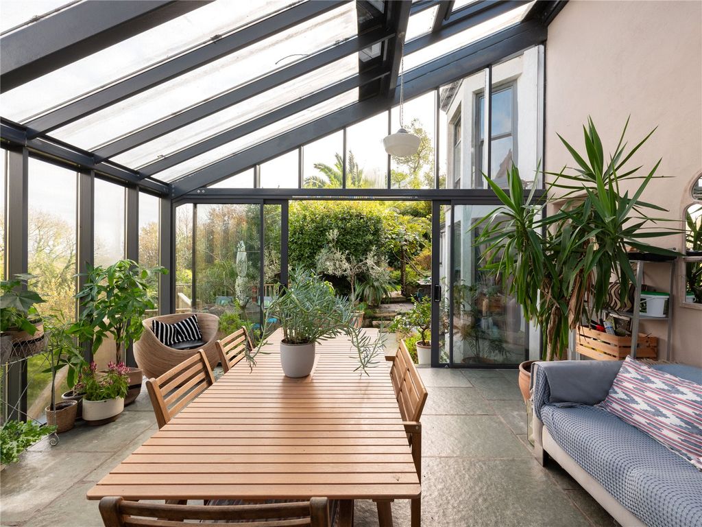Property photo 3 of 33 Conservatory
