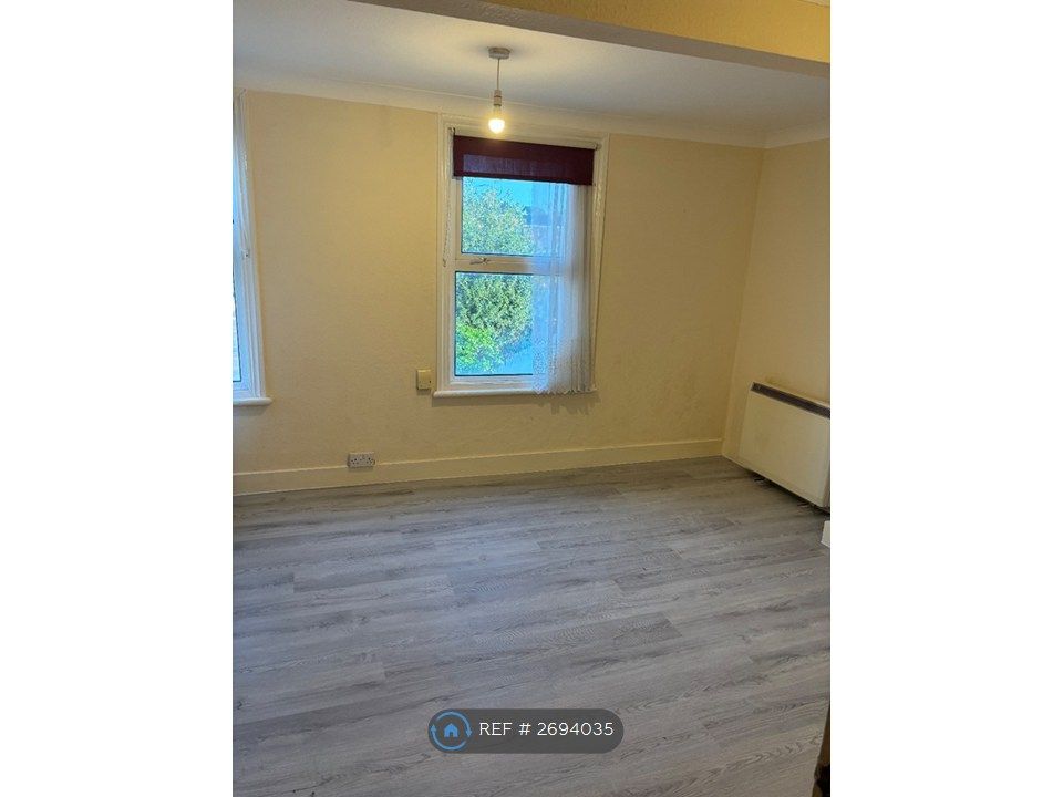 Property photo 3 of 16 Bedroom1
