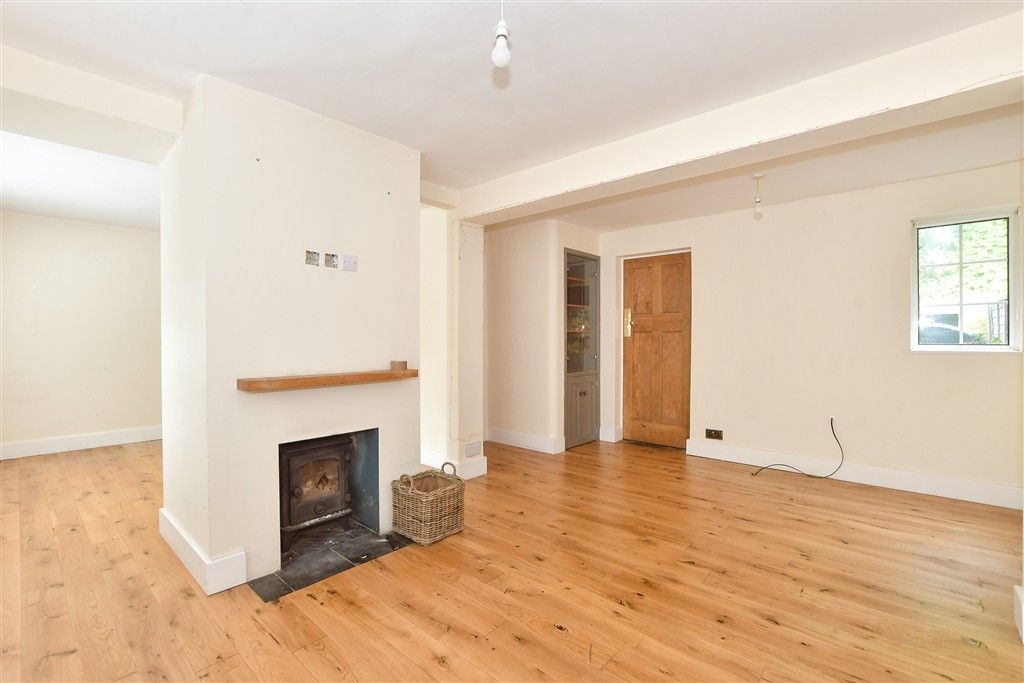 Property photo 3 of 13 Lounge