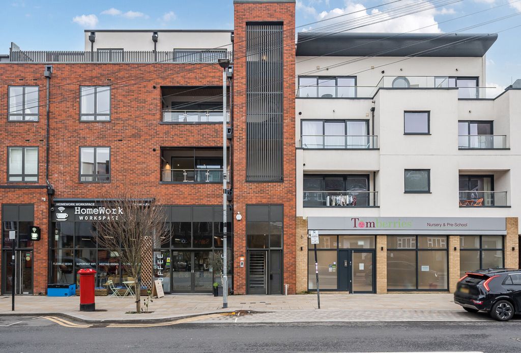 Property photo 1 of 10 1403273-17-697780...