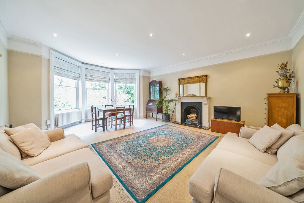 Property photo 2 of 18 Reception