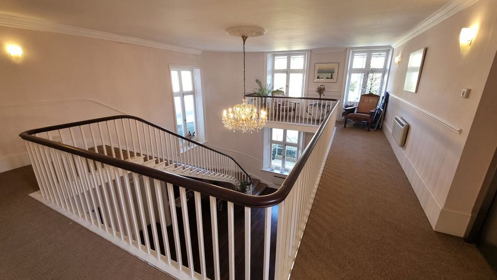 Property photo 3 of 30