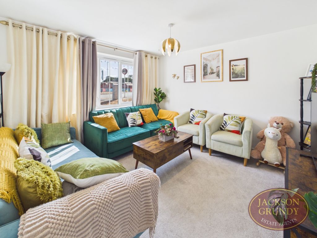 Property photo 2 of 16 Marram Crescent