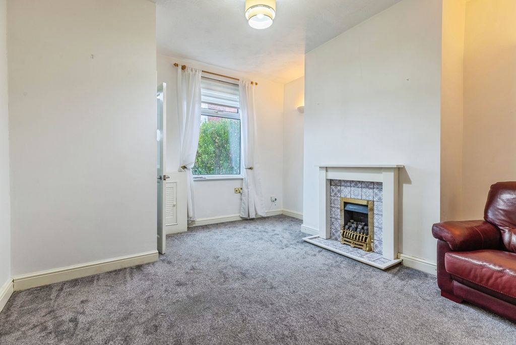 Property photo 2 of 16 Pbox-Img.Jpg