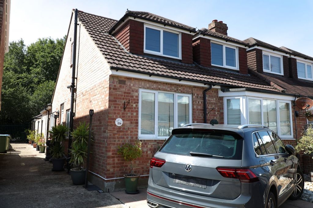 Property photo 3 of 44