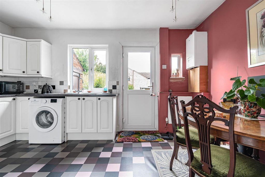 Property photo 3 of 15 5_80977.Jpg