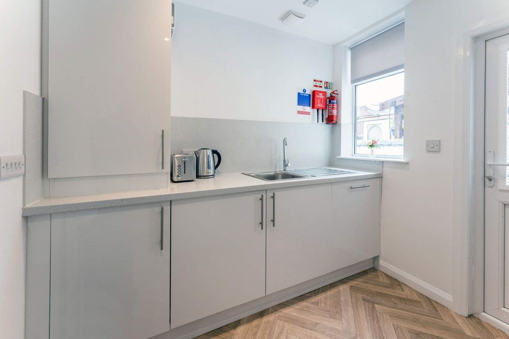 Property photo 3 of 17 Photo 3