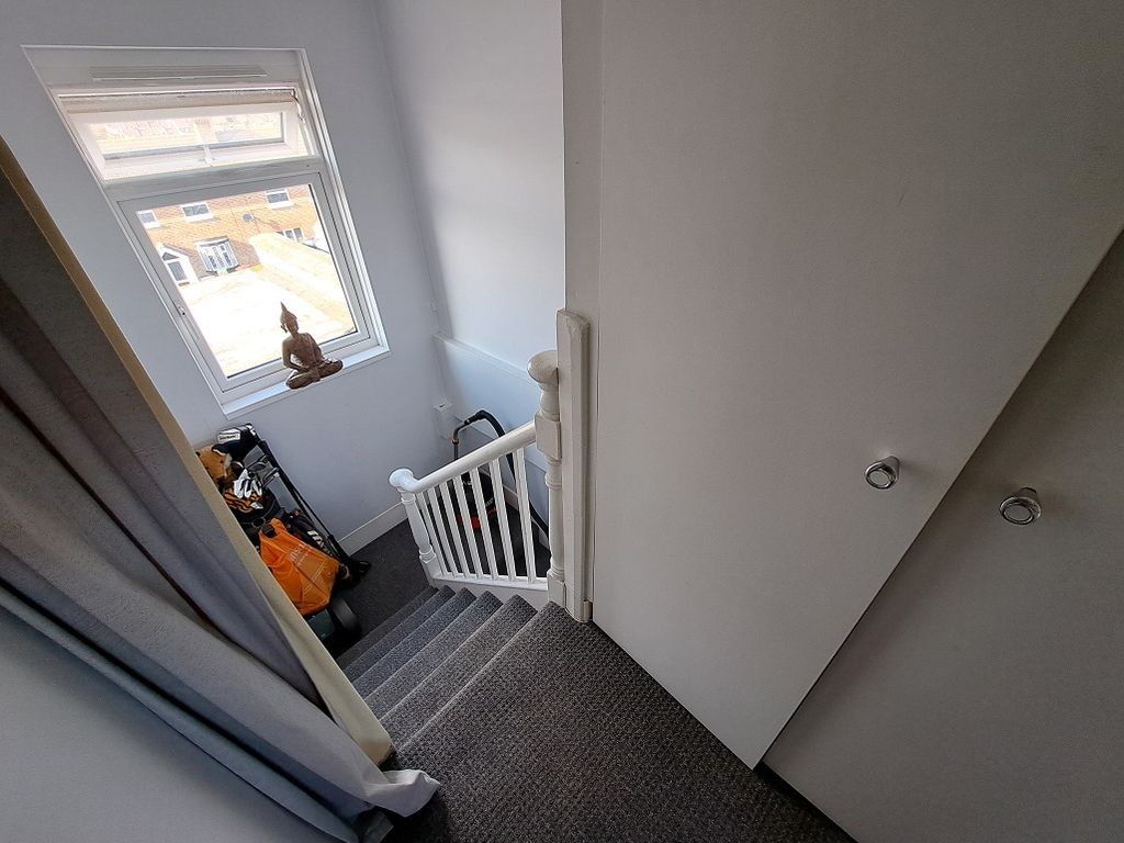 Property photo 2 of 7 Split Level Accommodation