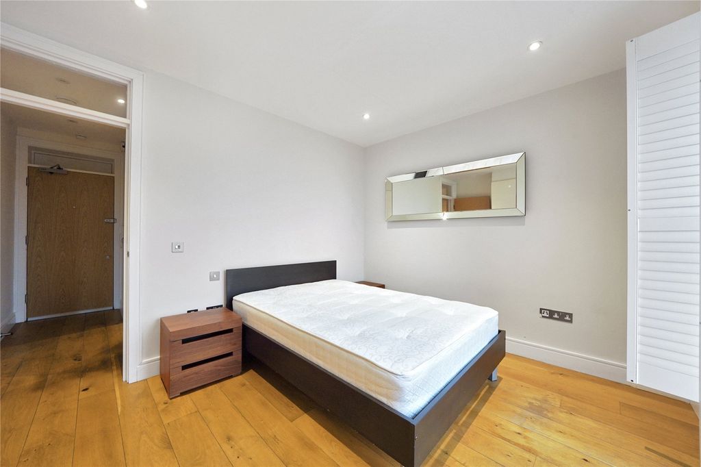 Property photo 2 of 17 Picture No. 15