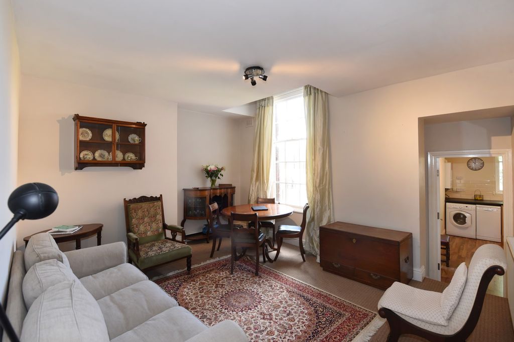 Property photo 3 of 8