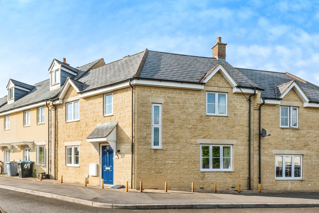 Property photo 1 of 18