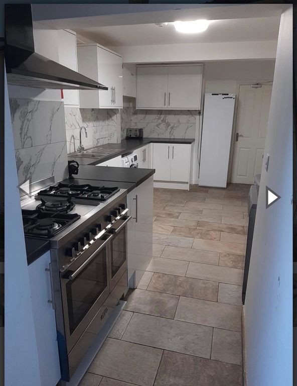 Property photo 3 of 14 Photo-2025-12-10-14-11-58 6