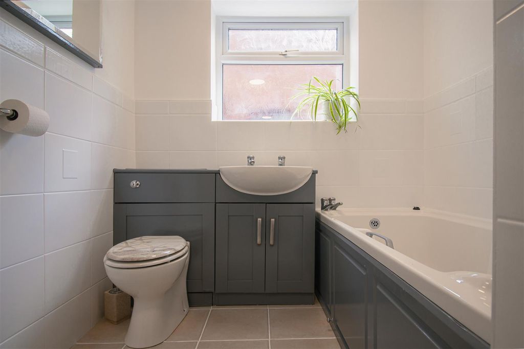 Additional image 8 of 3 bed semi-detached house for saleHolywell Road, Southam CV47