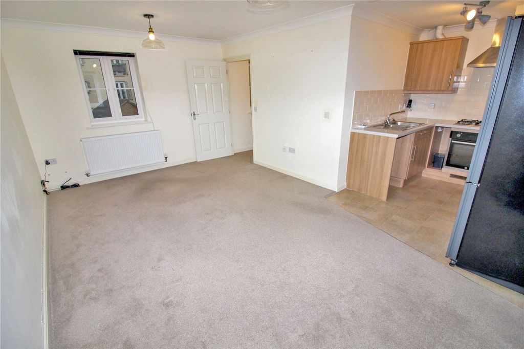 Property photo 2 of 8 Picture No. 10