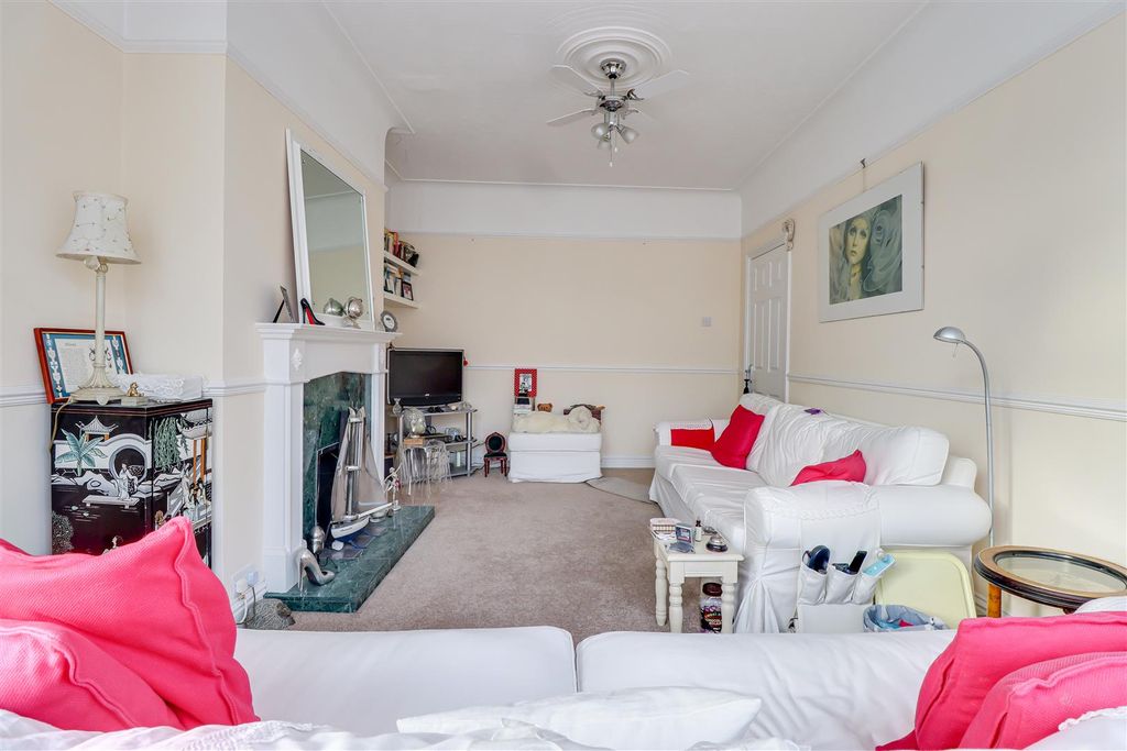 Property photo 3 of 13