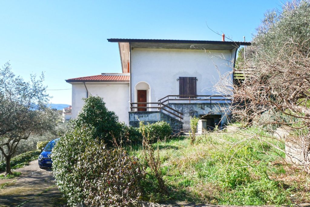 Property photo 2 of 45